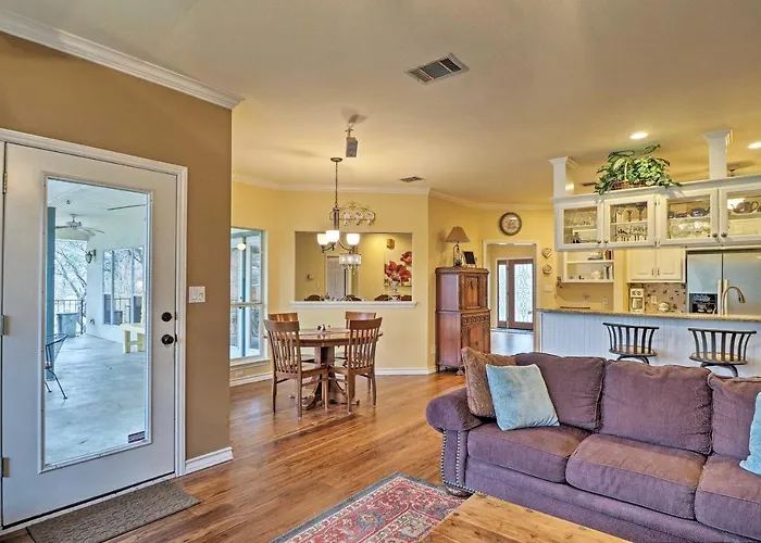 Holiday home Lakefront W/ Water Toys & Fire Pit *
