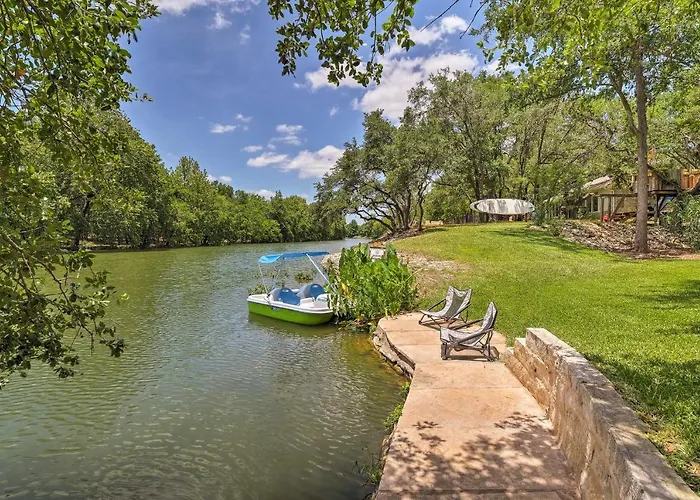 Lakefront W/ Water Toys & Fire Pit Holiday home Round Rock